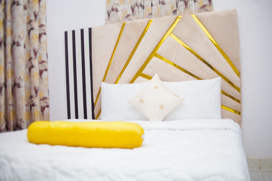 Luxury 5-Bedroom Flat 4
