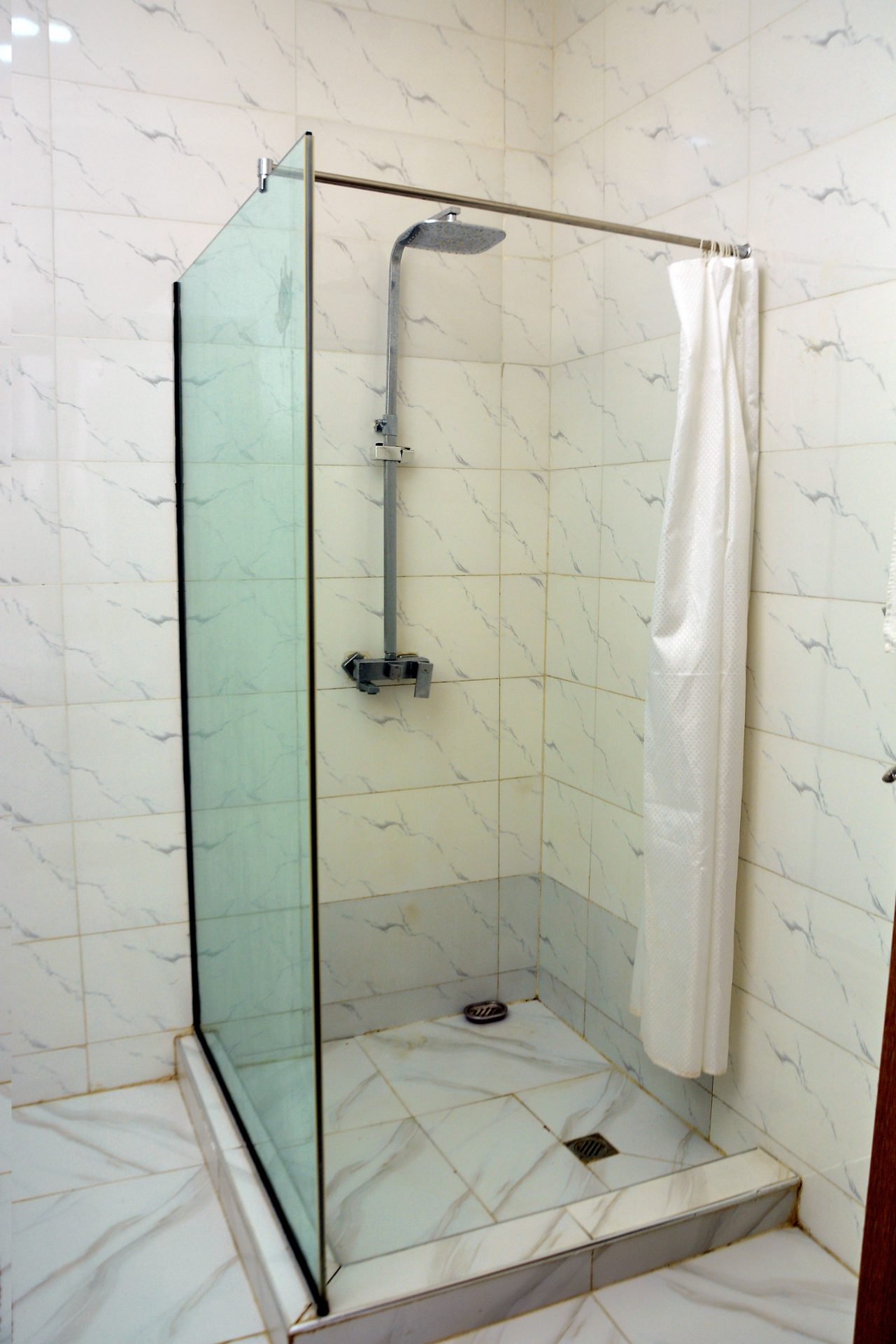 Luxury 5-Bedroom Apartment 8
